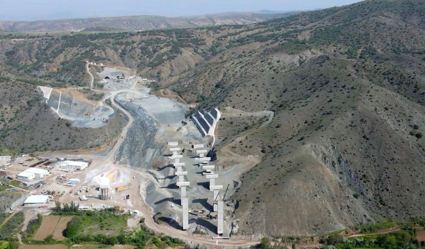 Hızlı tren Gaziantep'e çok yaklaştı