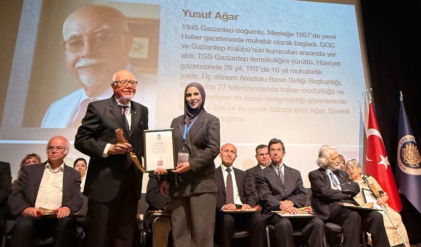Ağar’a ‘Meslekte 50 Yıl Onur’ Ödülü