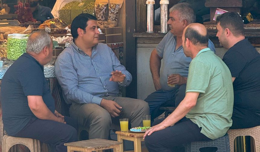 Başkan Elmacı pazarına gitti