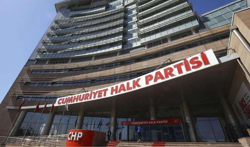 CHP’de olağanüstü kurultay için imzalar verildi
