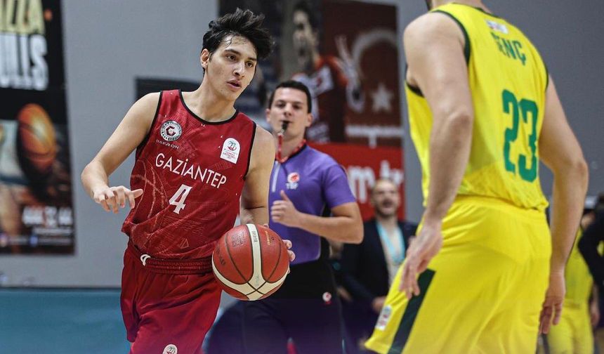 Emir Arda Göztepe’ye gitti