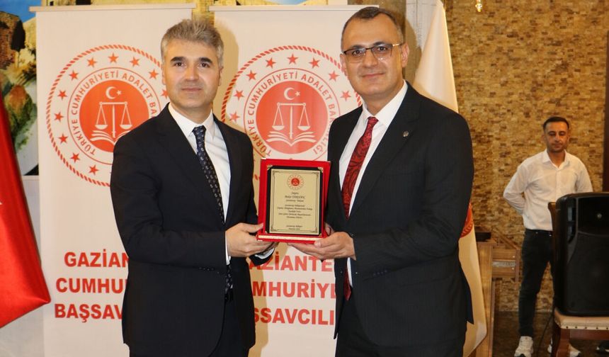 Hakim ve savcılara duygulandıran veda