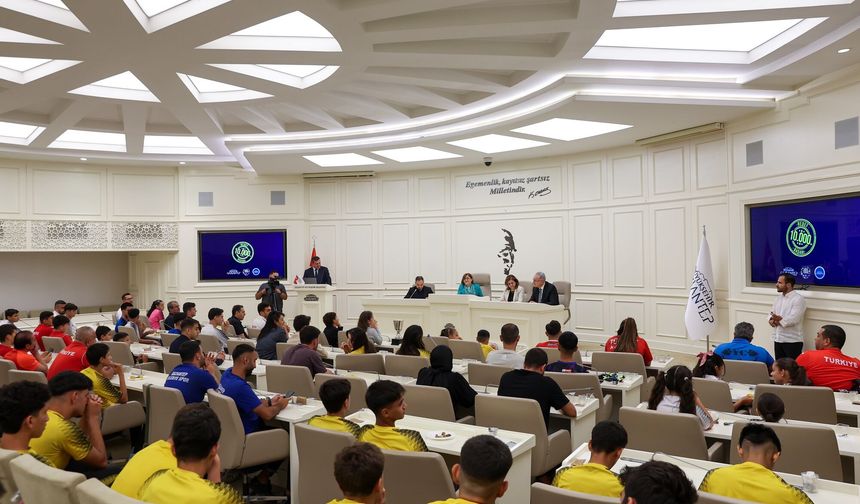 Şahin dereceye girenleri ağırladı