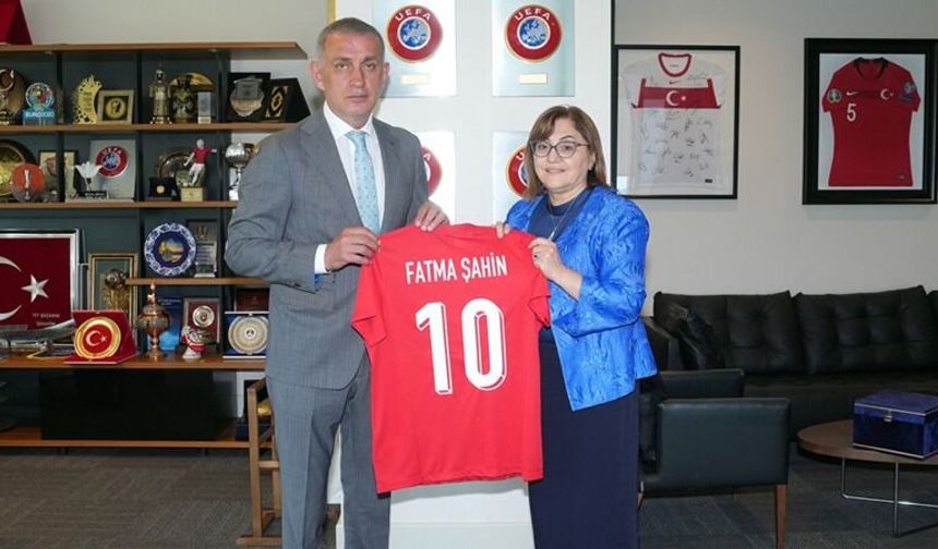 Fatma Şahin’den TFF’ye sürpriz ziyaret