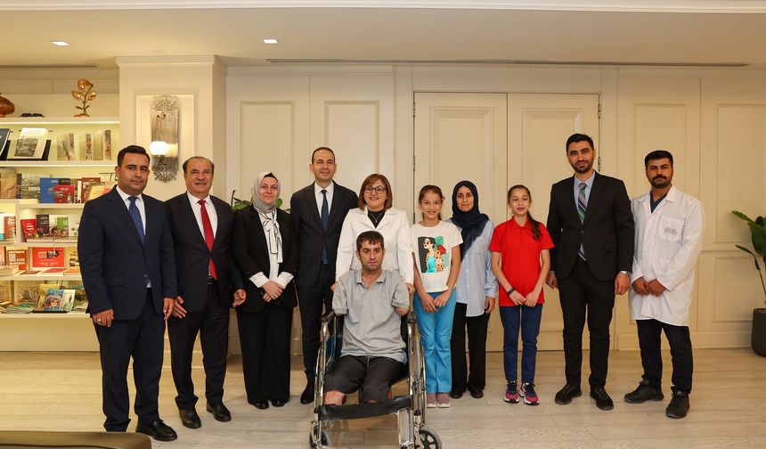Fatma Şahin hayata döndürdü