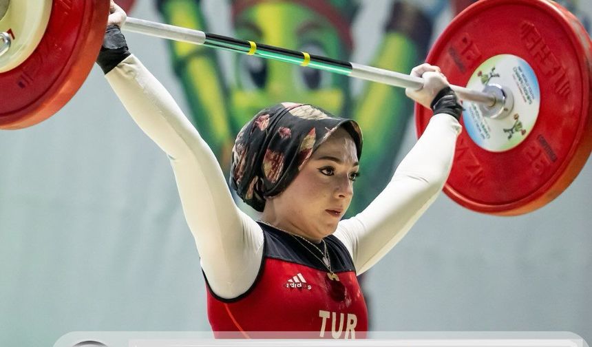 Gaziantepli sporcu dünyayı kaldırdı