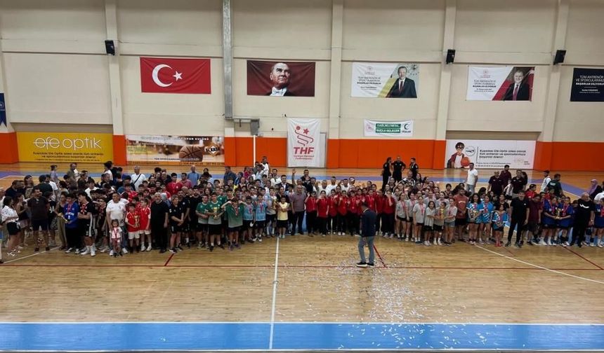 Gençlikspor kız hentbol takımı 4. oldu