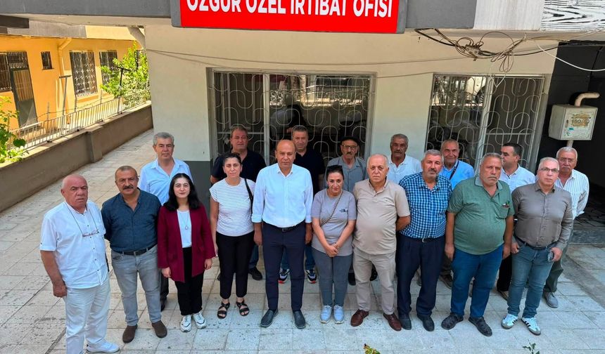Görevden alınan CHP'lilerden Özgür Özel bürosu