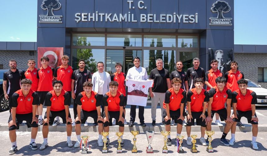 Umut Yılmaz şampiyonaları ağırladı