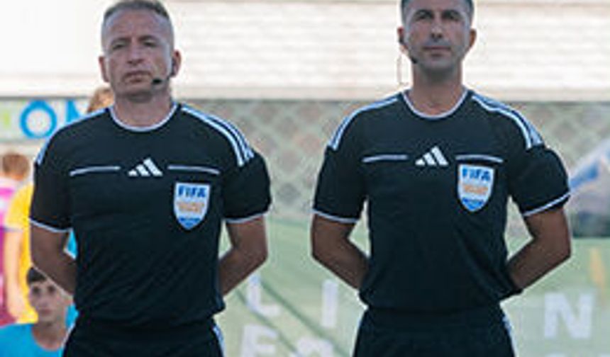 Plaj futbolunda hakem gururu