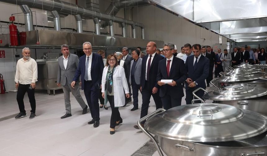 Gaziantep’in en büyük aşevi hizmete girdi