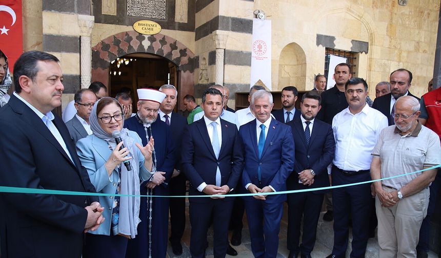 Bostancı camii ibadete açıldı