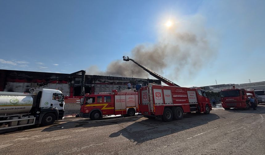 Fabrika yangını söndürüldü