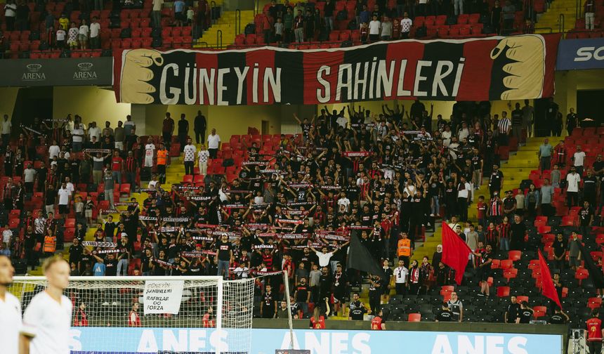 O tribünde olanlara ceza geldi