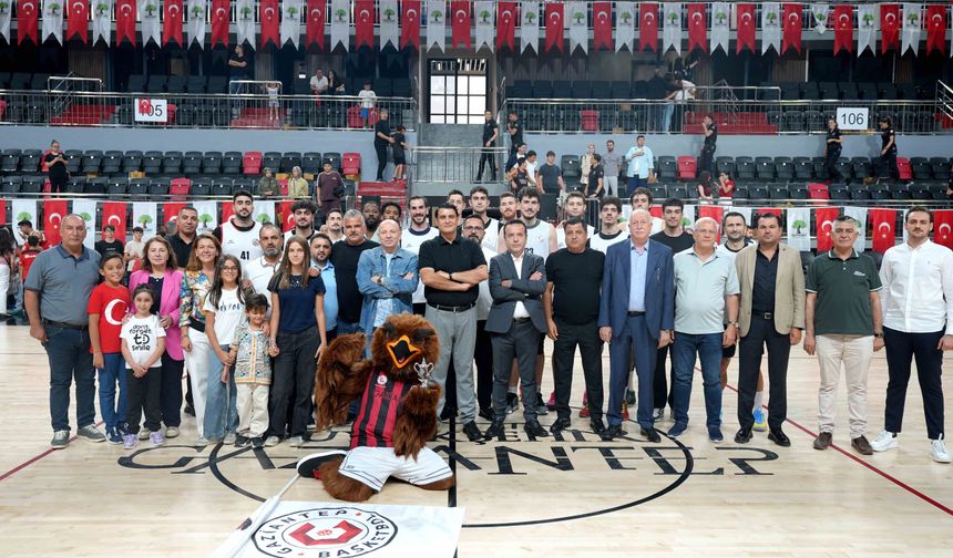 Şampiyon Gaziantep Basketbol
