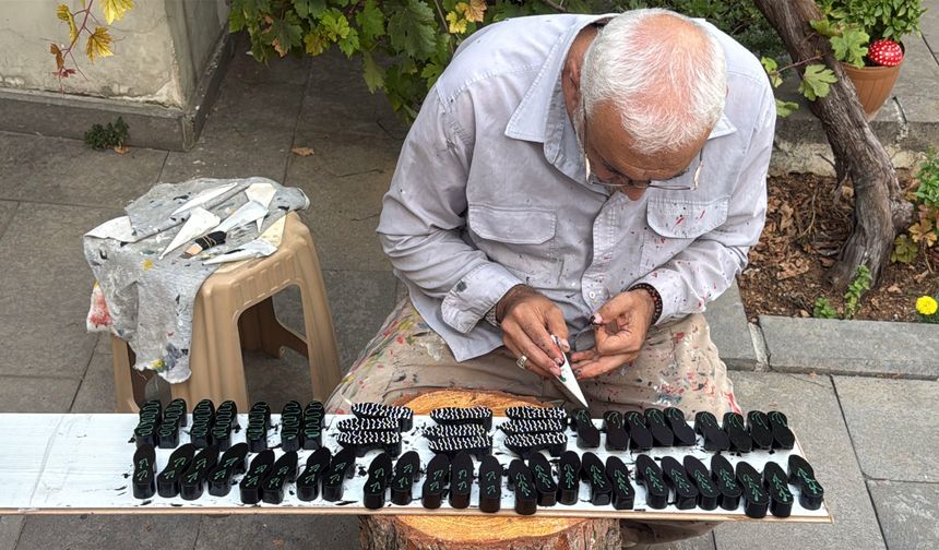 Takunyacılığı minyatürlerle yaşatıyor