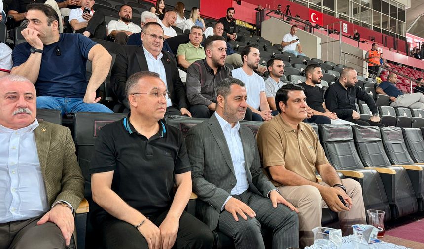 Yalnız bırakmadılar