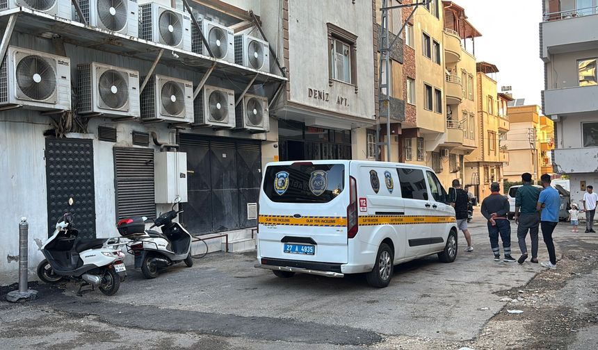 Gaziantep’te alevlerin arasında kalan çocuk öldü