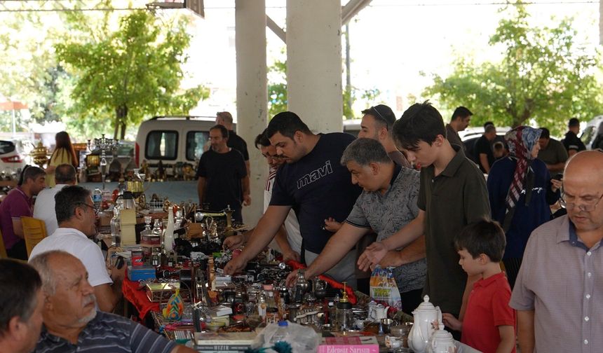 Antika tutkunlarını buluşturan pazar