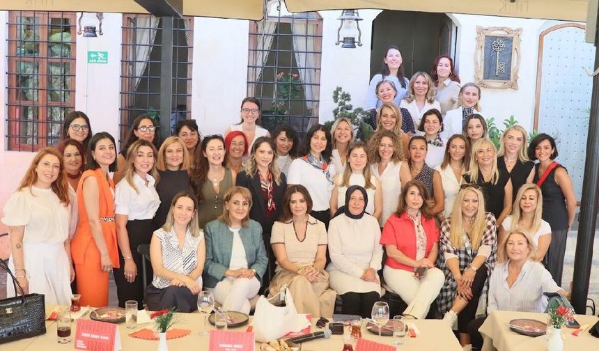 İş dünyasındaki kadınlardan işbirliği