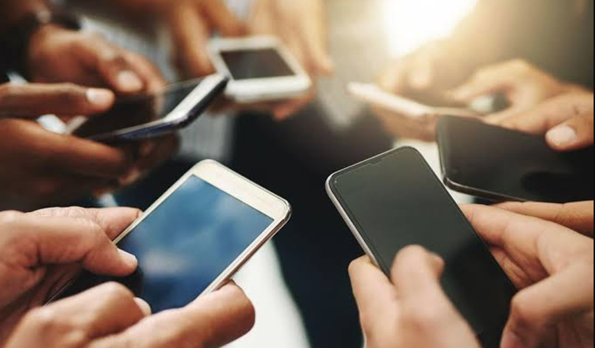Milyonlarca cep telefonu kapanacak