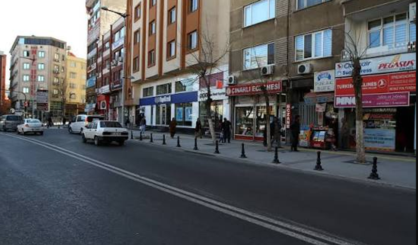 Atatürk Bulvarı esnafı internet mağduru