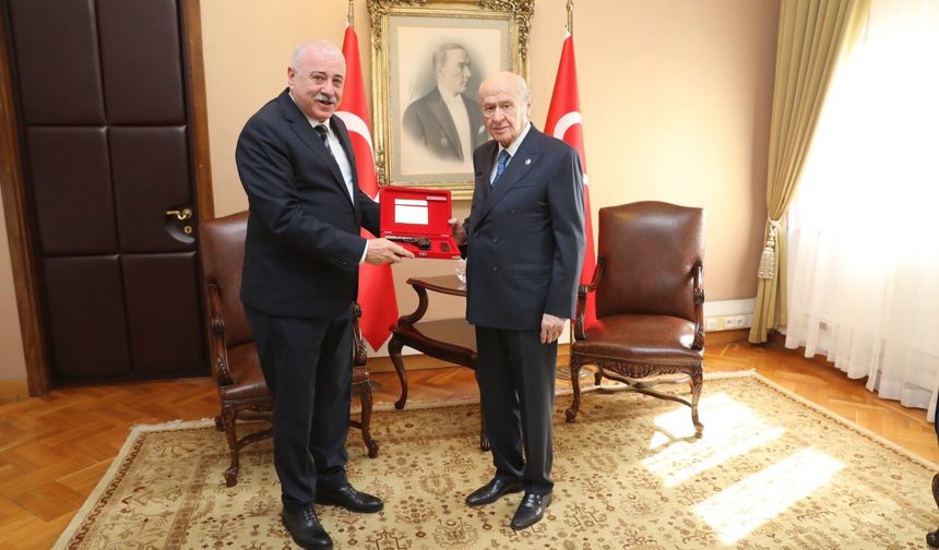 Atay'dan Bahçeli'ye şaşırtan hediye