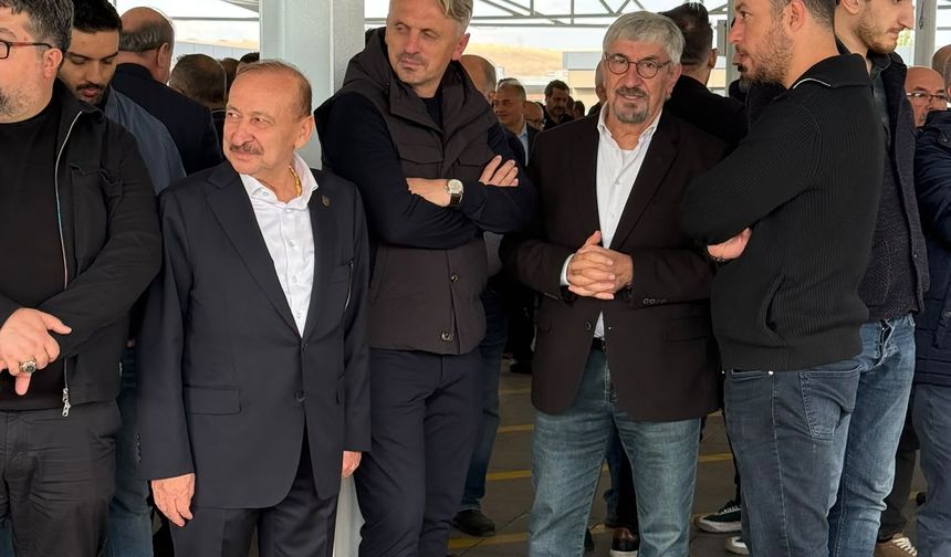 Cenazeye katıldılar