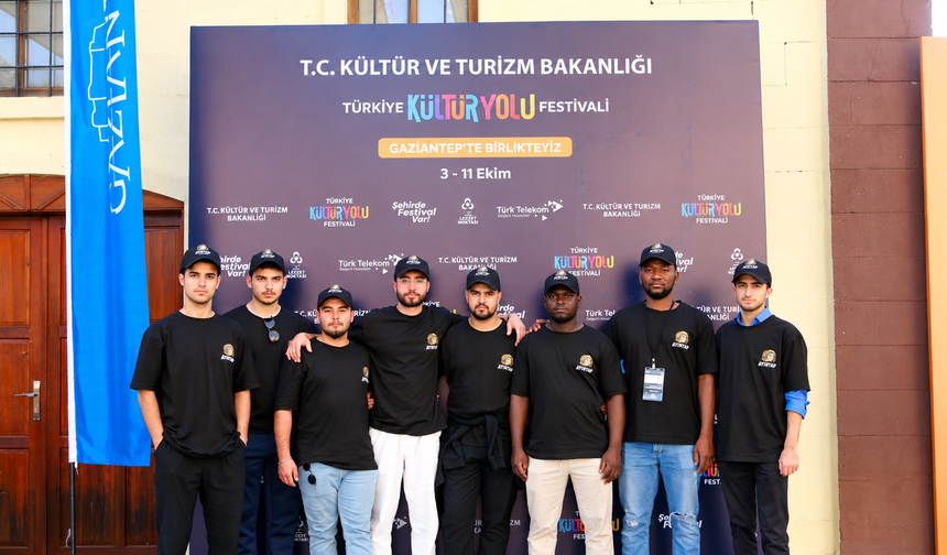Gaziantep'i dünyaya gönüllü gençler anlatıyor