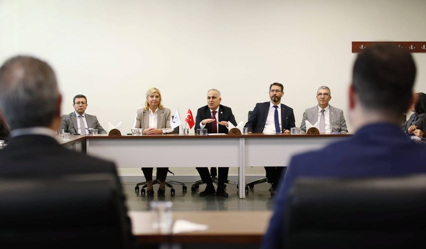 Rektör Doğan'dan akademisyenlere yayın çağrısı