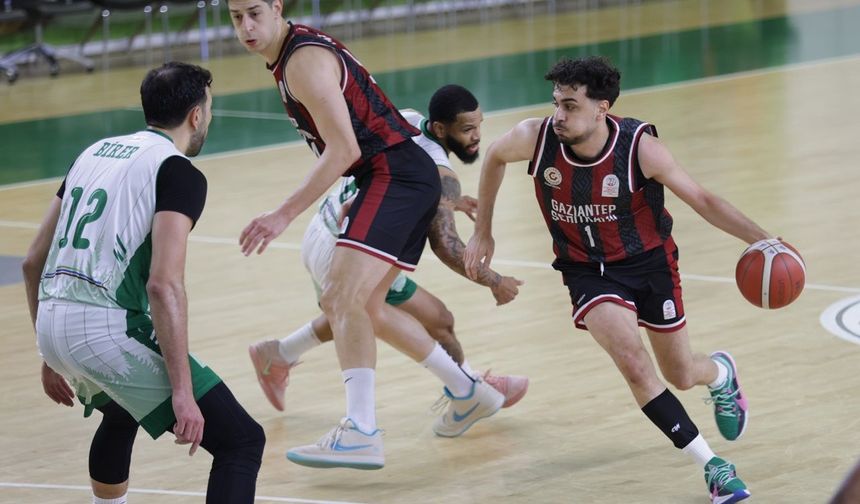 Gaziantep Basketbol son saniyelerde yıkıldı