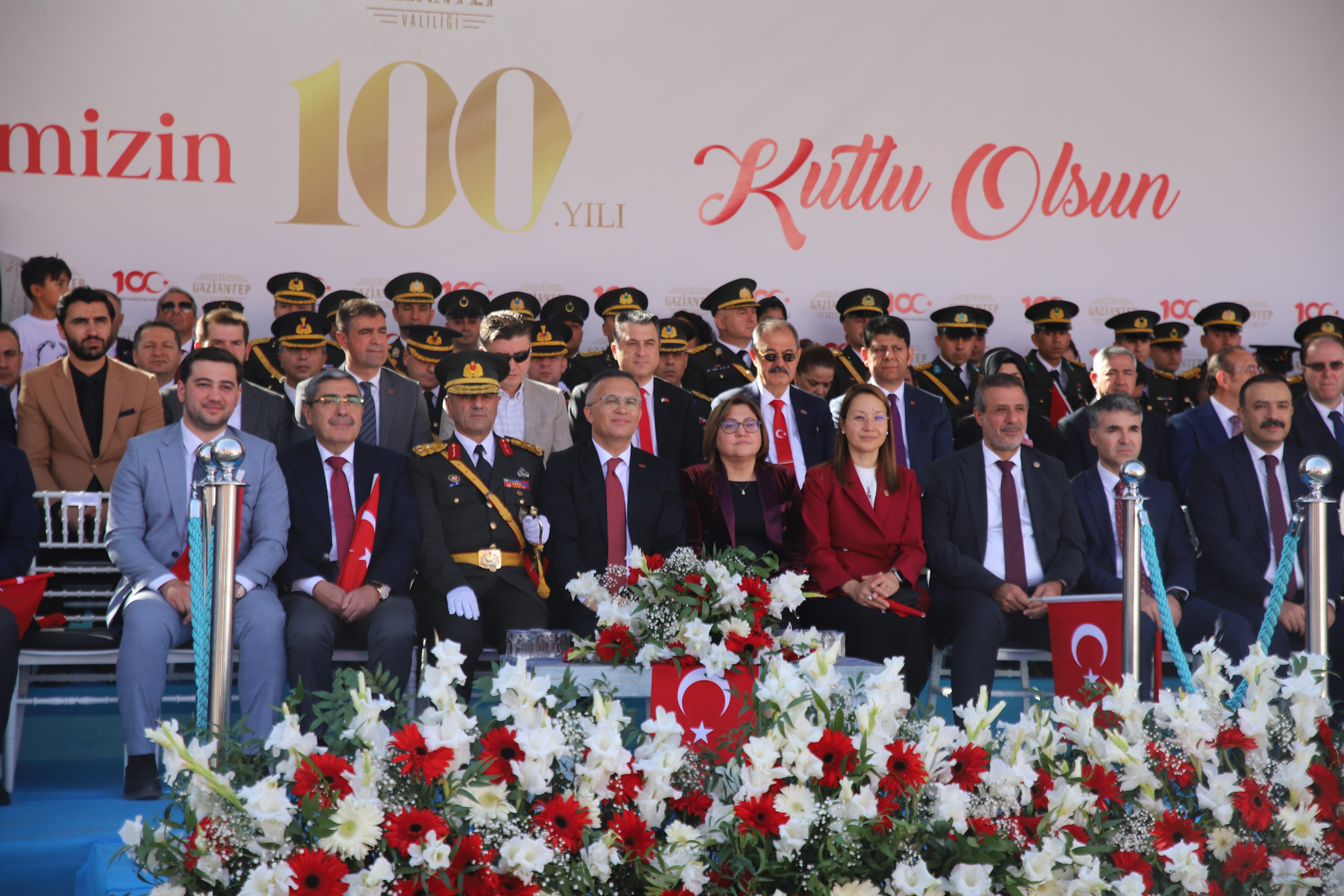 100.-yil-gururu3.jpg 100.-yil-gururu3.jpg