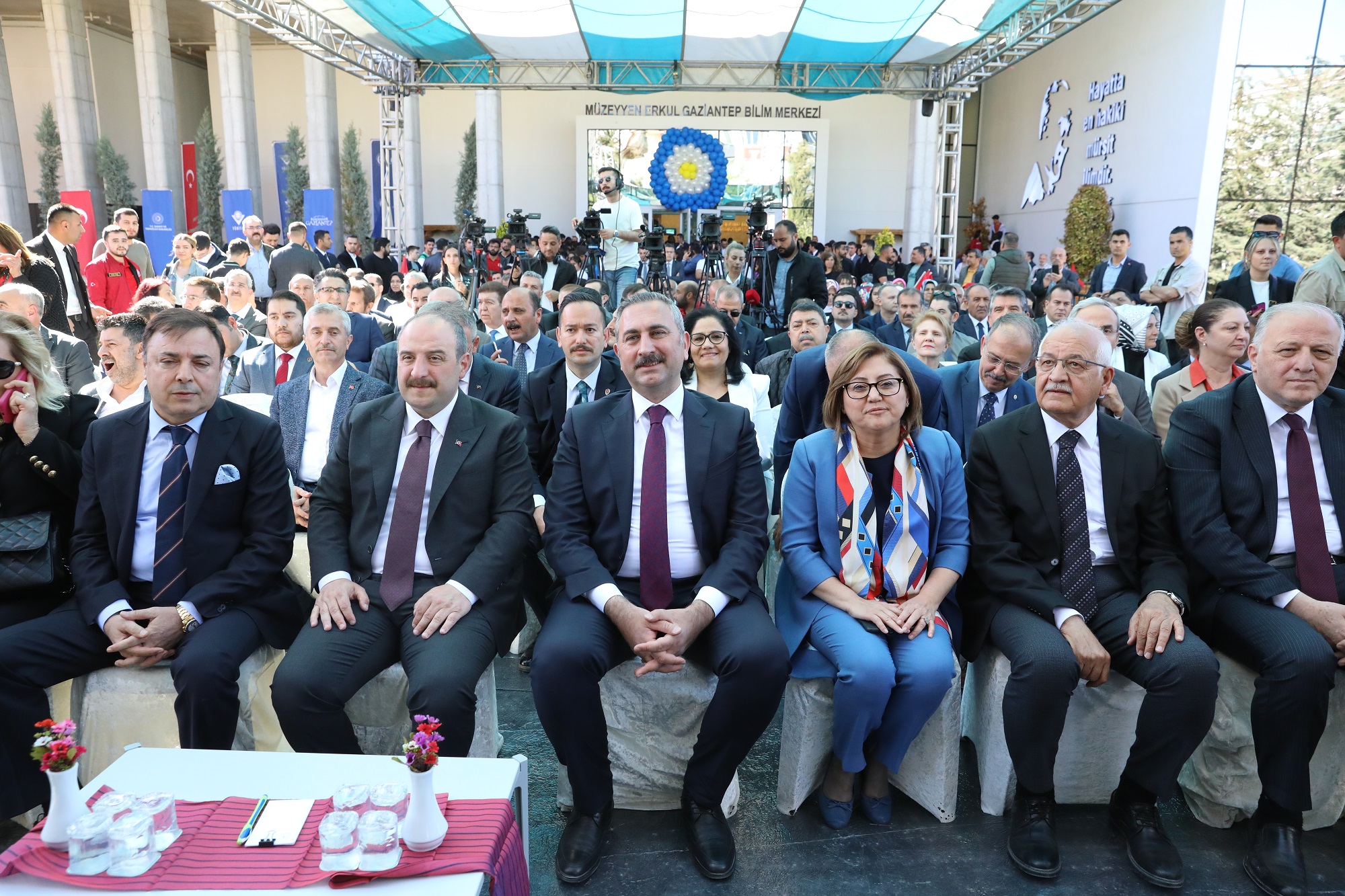 bölgeni̇n-en-büyük-bi̇li̇m-merkezi̇ni̇n-resmi̇-açilişi-yapildi-(5).jpg
