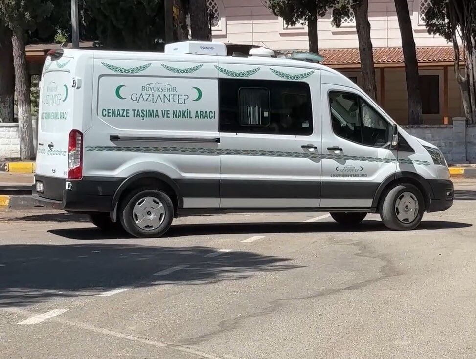Amca yeğenini öldürdü