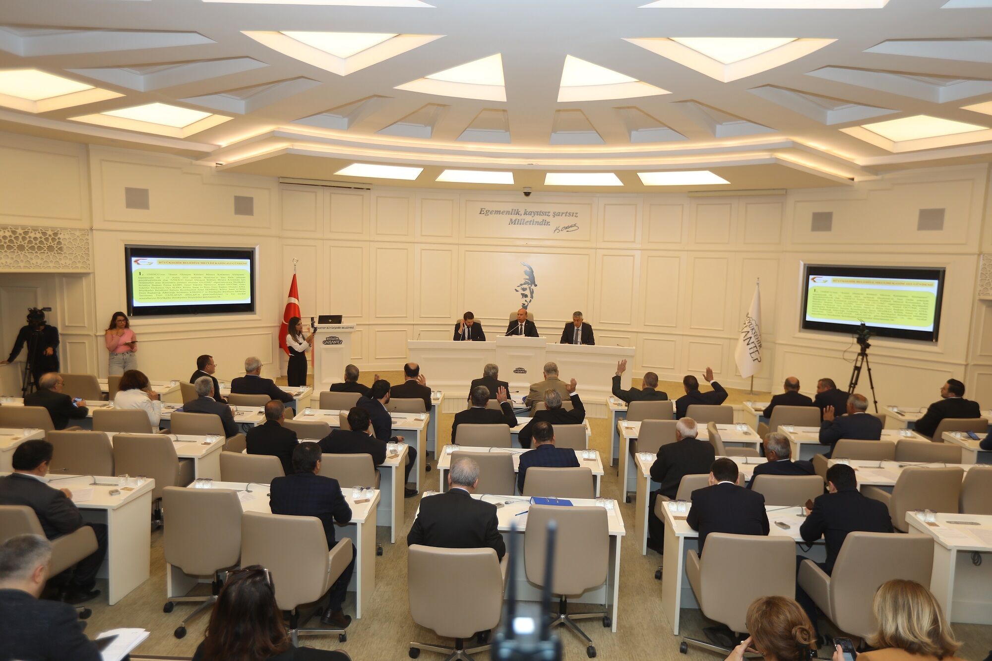 Meclislerde değişim zamanı