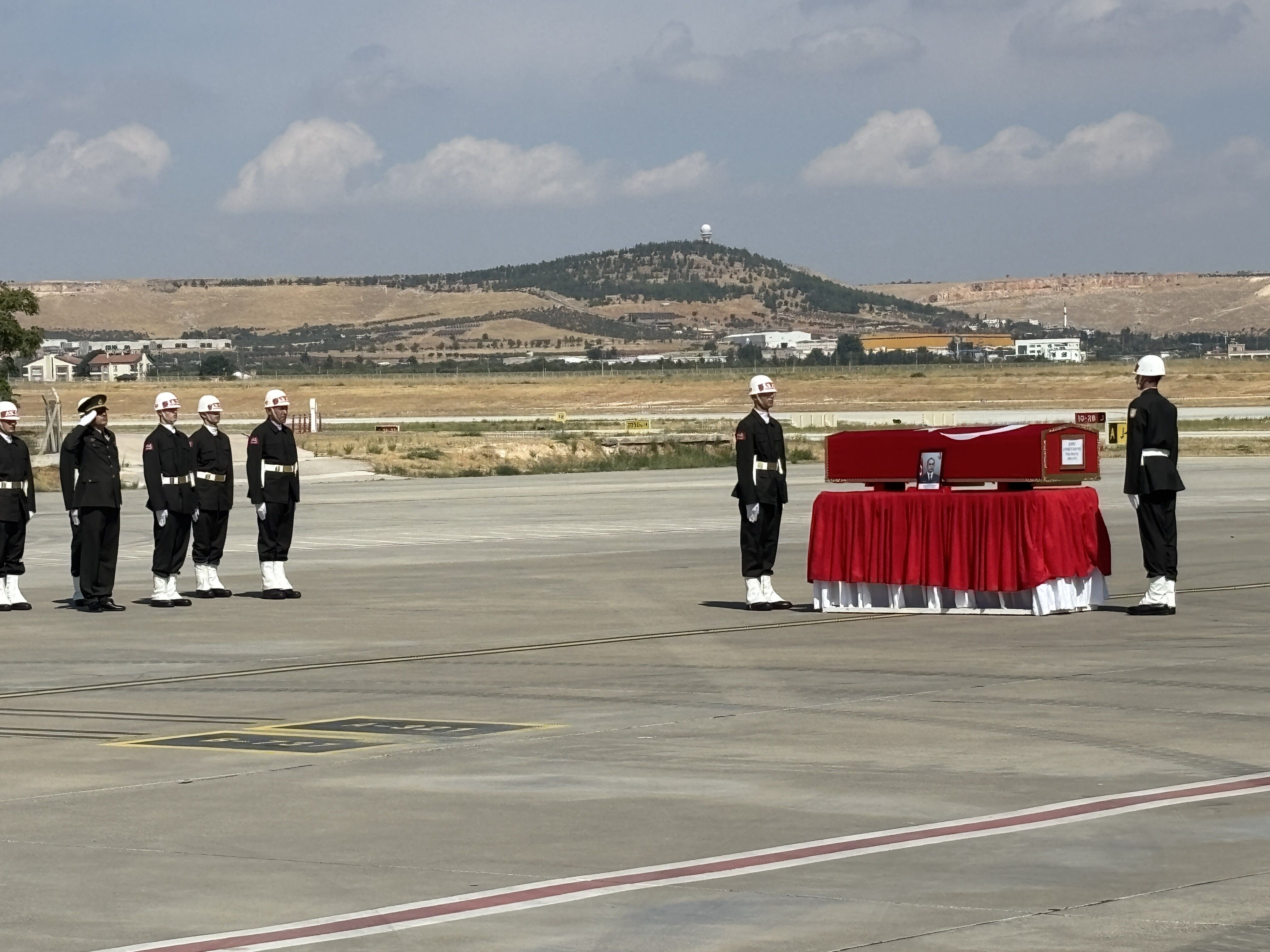 Şehit olan asker memleketine uğurlandı