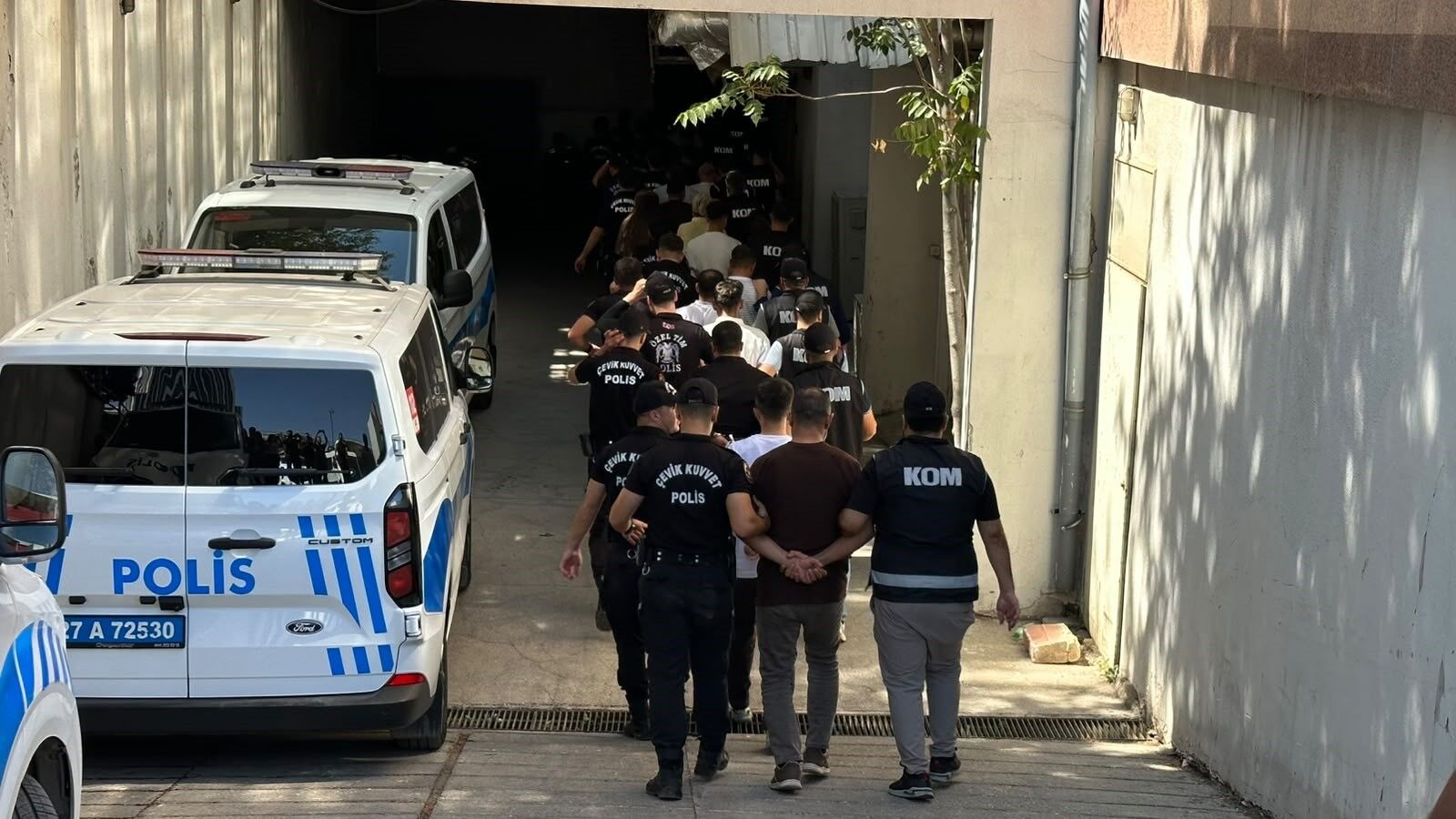Sokaklar güvende operasyonunda tutuklama