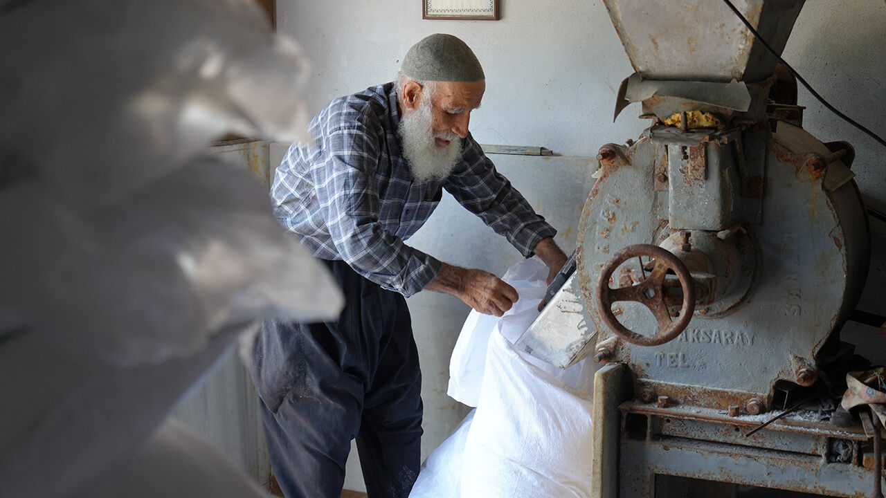 Tuzculuk geleneğini yaşatan usta