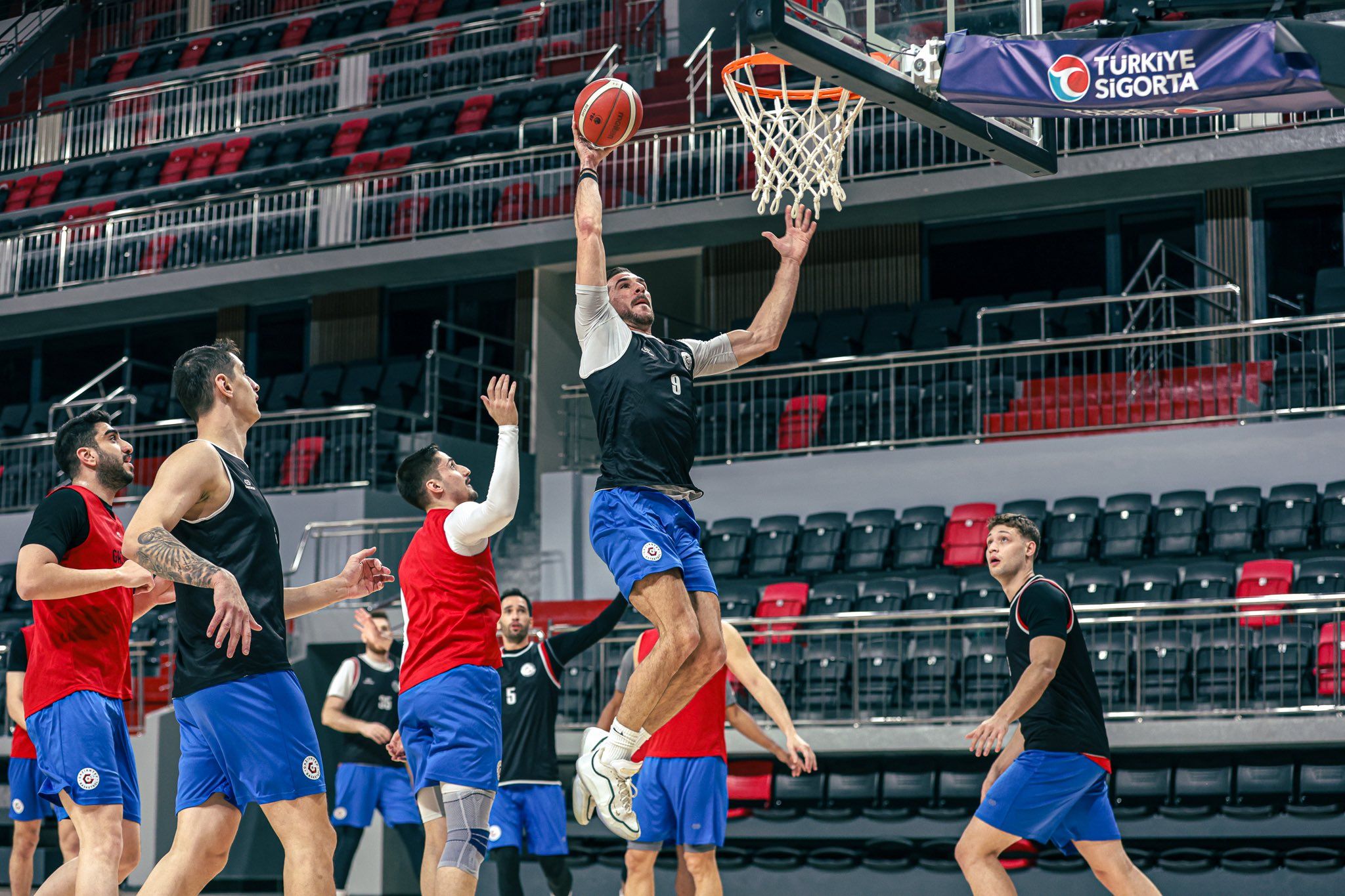 Gaziantep Basketbol yeniden işbaşı yaptı