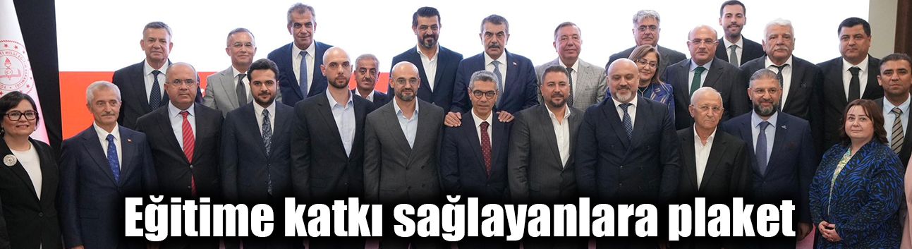 Eğitime katkı sağlayanlara plaket